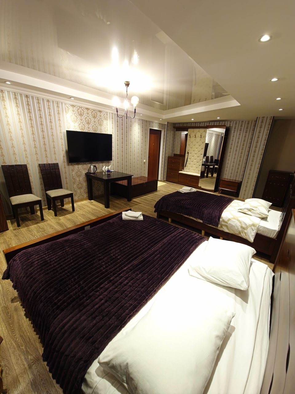 Трехместный номер Президентский люкс.
Удобства в номера.