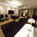 Трехместный номер Президентский люкс.
Удобства в номера.