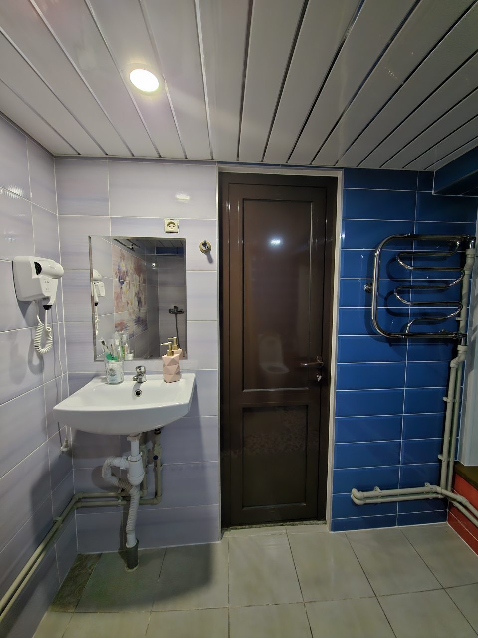 Трехместный номер Люкс улучшенный.
Удобства в номера.