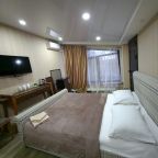 Трехместный номер Люкс улучшенный.
Удобства в номера.