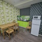 Трехместные апартаменты.
Удобства в номера. 
Кухня в номере.