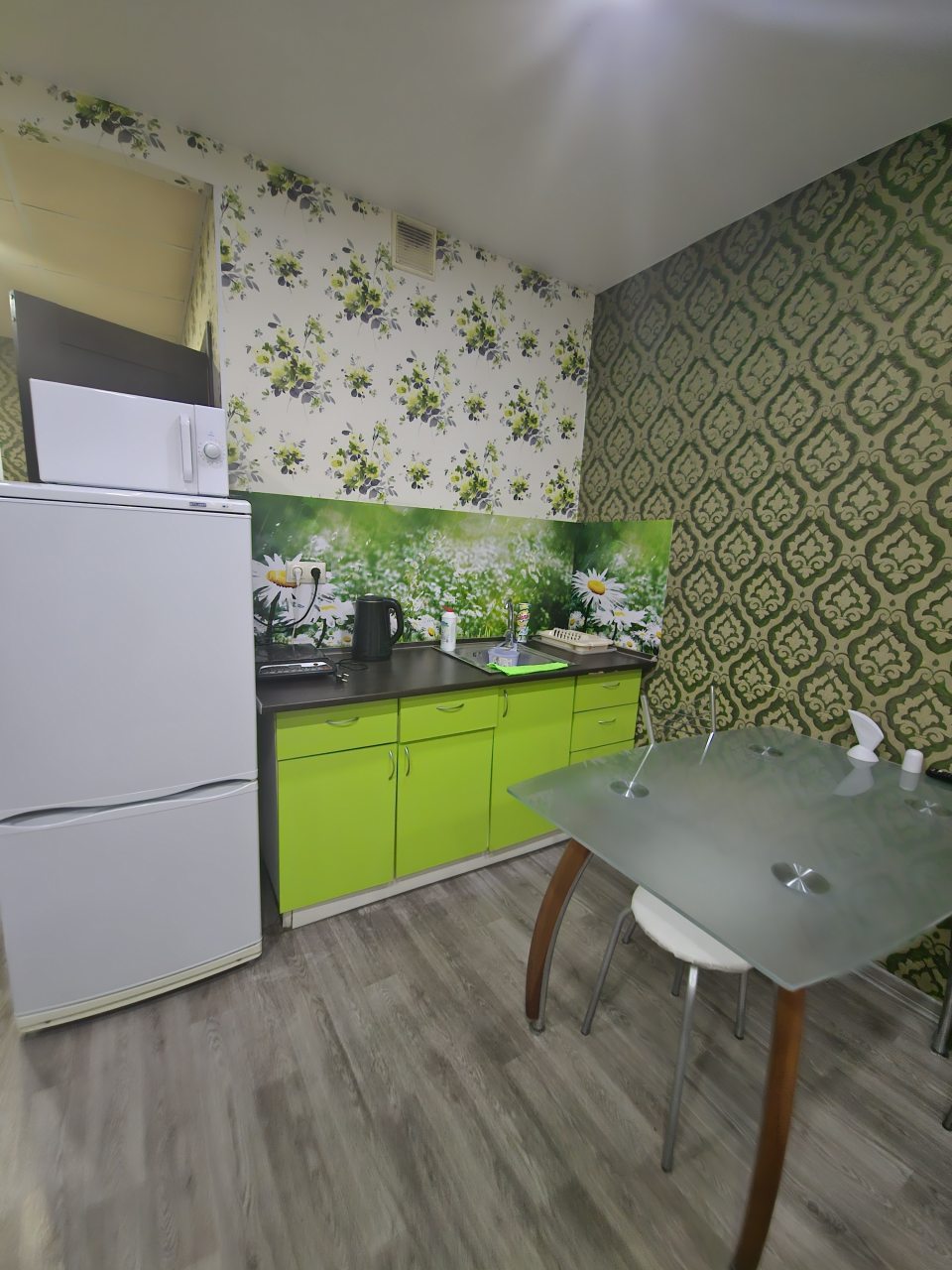 Трехместные апартаменты.
Удобства в номера. 
Кухня в номере.