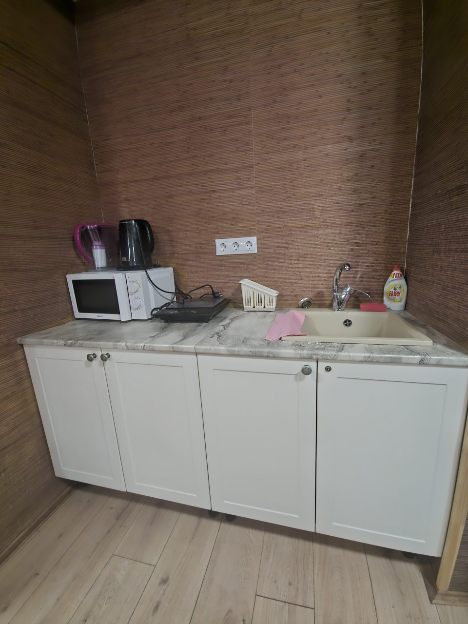 Трехместные апартаменты.
Удобства в номера. 
Кухня в номере.