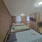 Трехместные апартаменты.
Удобства в номера. 
Кухня в номере.