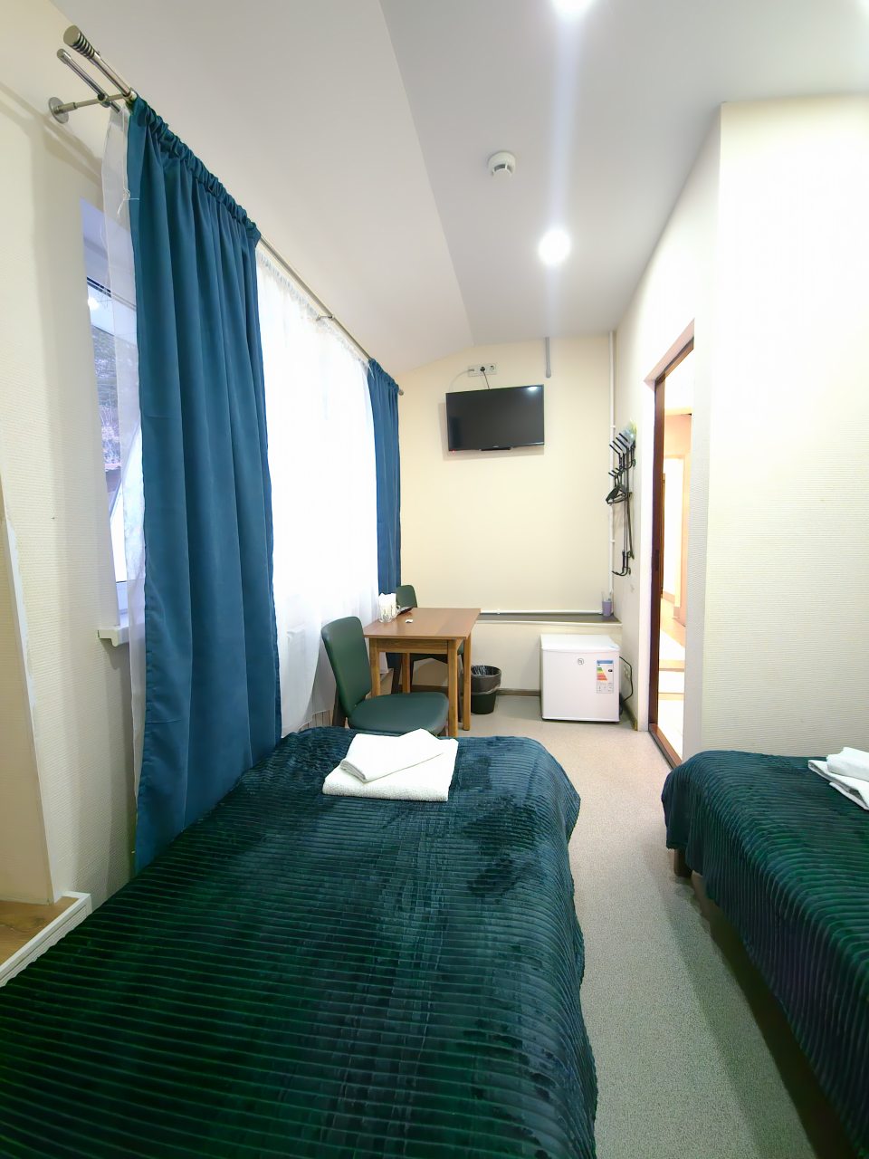 Двухместный номер категории Эконом.
Удобства на этаже.