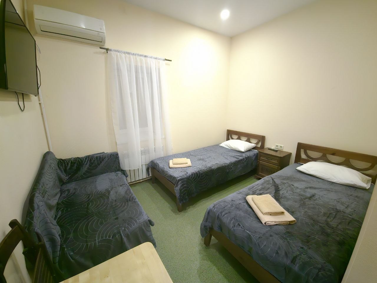 Трехместный номер категории Стандарт.
Удобства в номера.