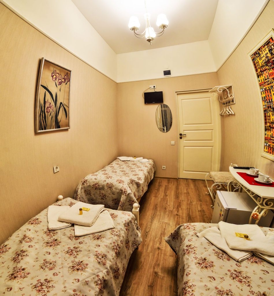 Двухместный (Эконом общая ванная) гостевого дома Guest Rooms LEONE, Санкт-Петербург