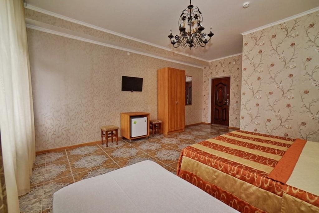 Трехместный (Комфорт трехместный) гостиницы Комфорт, Новомихайловский