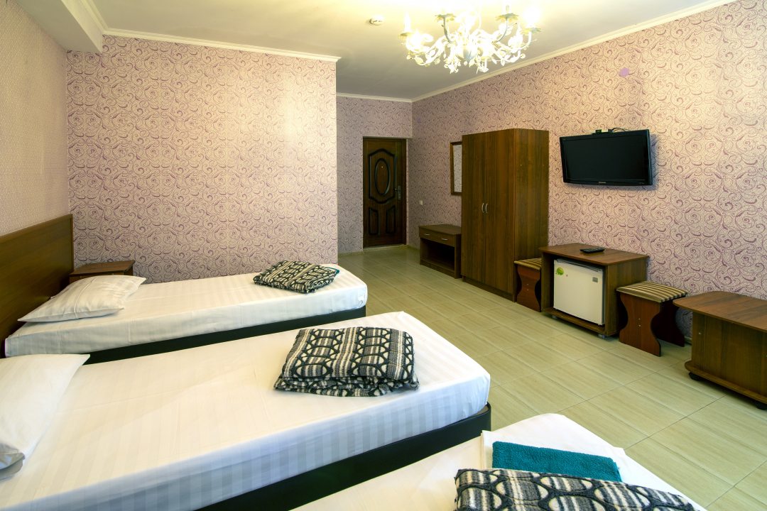 Четырехместный (Без балкона четырехместный) гостиницы Комфорт, Новомихайловский