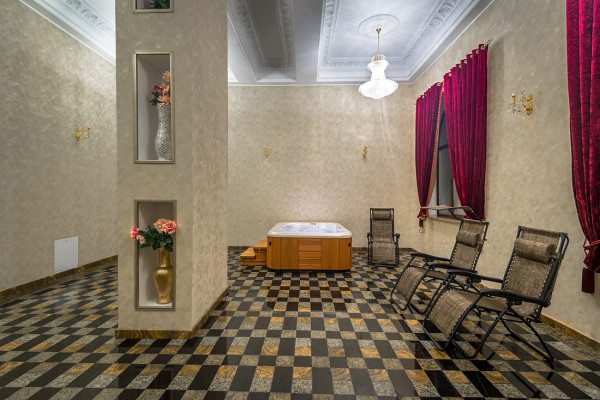 Гидромассажная ванна/джакузи, Отель Артис Плаза
