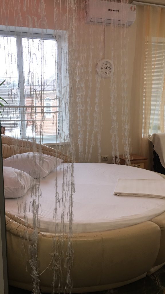 Двухместный (С круглой кроватью, № 1) гостевого дома Дача, Новочеркасск