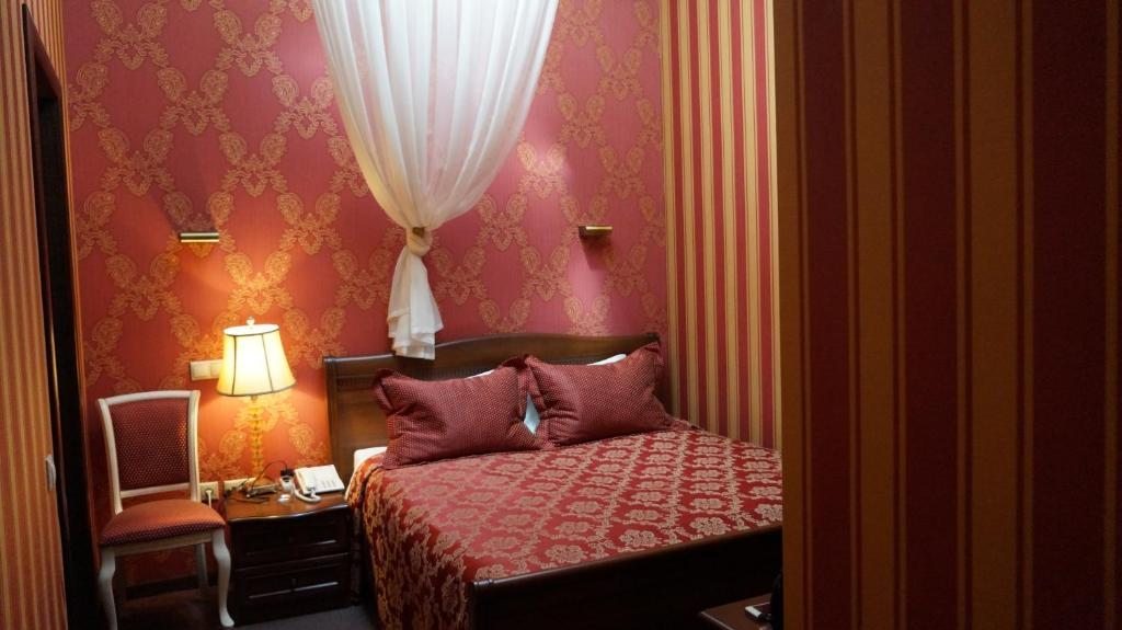 Двухместный (Небольшой двухместный номер с 1 кроватью) отеля Династия, Новочеркасск