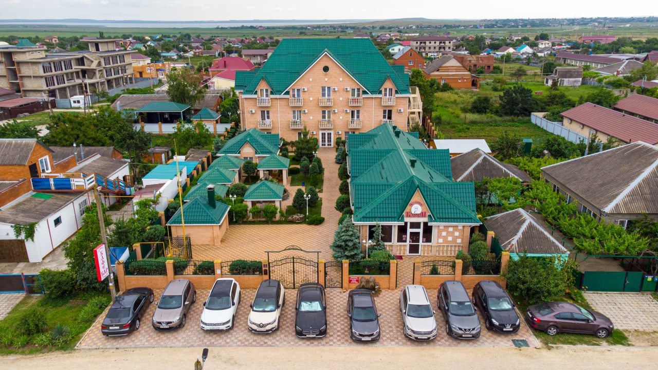 Отель Барин, Пересыпь, цены от 6375 руб. | 101Hotels.com