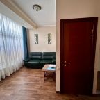 Полулюкс, Отель Бельведер