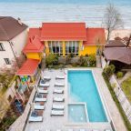 Открытый плавательный бассейн, Отель Бельведер