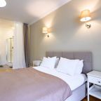 Трехкомнатные апартаменты с видом на Малую Морскую