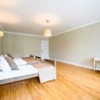 Трехкомнатные апартаменты с видом на Малую Морскую