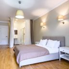 Трехкомнатные апартаменты с видом на Малую Морскую