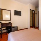 номер с 1 кроватью и видом во дворик