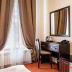 номер с 1 кроватью и видом на город