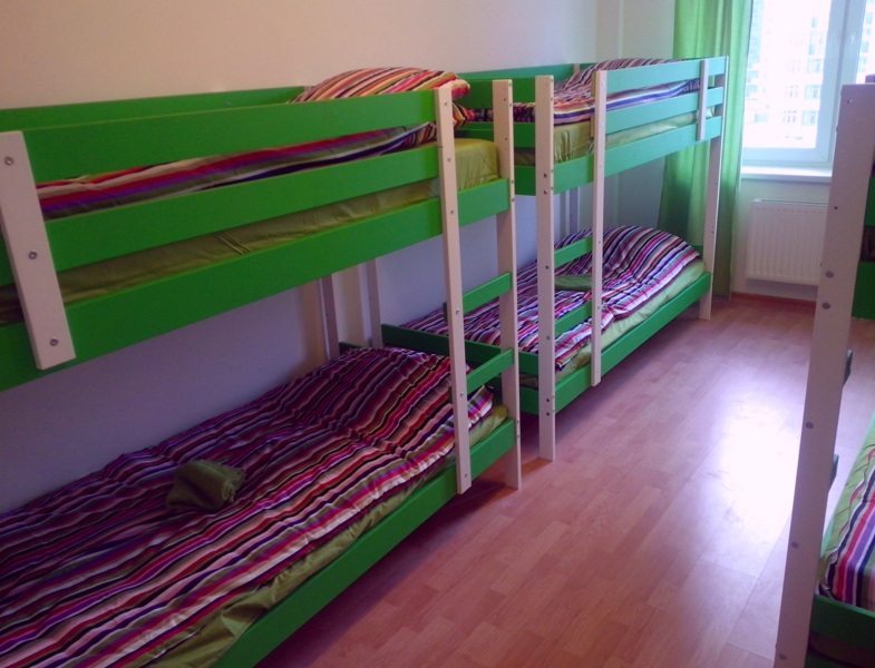 Общежитие екатеринбург недорого. Луга хостел. Зеленая комната хостела. Хостелы в центре Екатеринбурга.