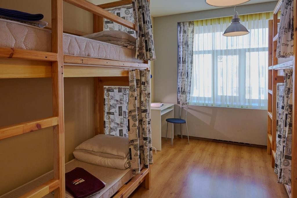 Номер (Кровать в общем 6-местном номере для женщин) хостела Young, Екатеринбург