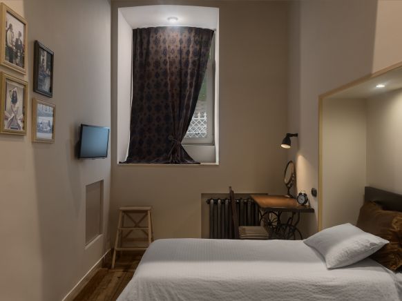 Фотография номера гостиницы Brick Walls