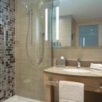 Ванная комната в отеле Hampton by Hilton Moscow Strogino
