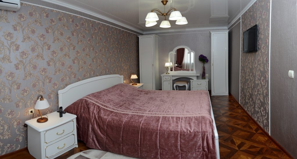 Люкс (3-комнатный, № 307, 309) отеля Оренбург