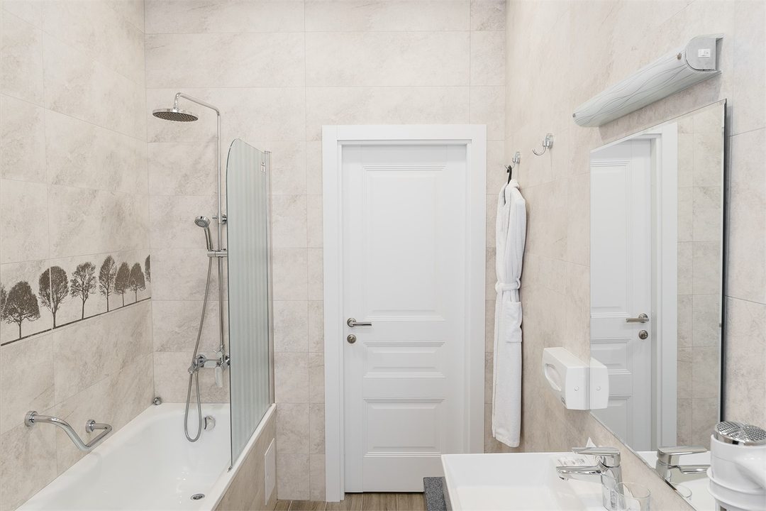 Одноместный (Бизнес-класс), Гостиница Чарушин