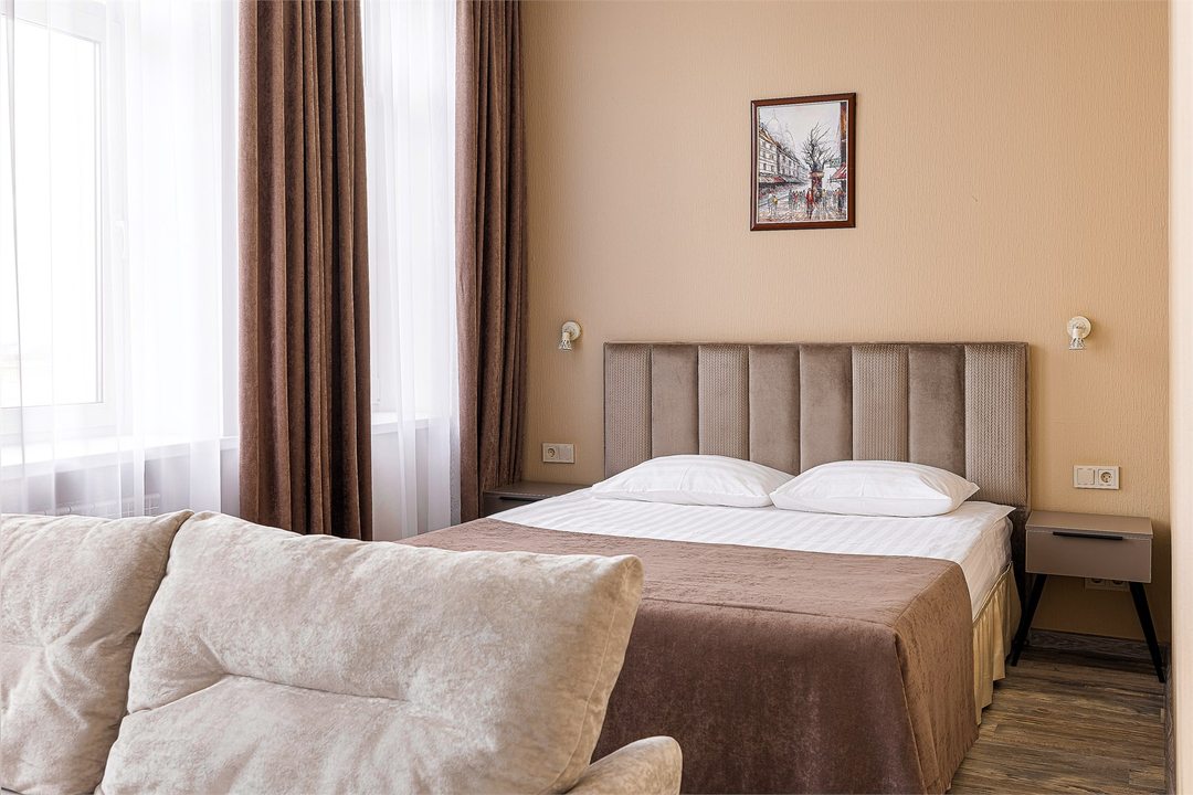 Одноместный (Бизнес-класс), Гостиница Чарушин