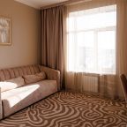 Люкс, Гостиница Чарушин