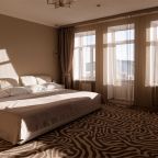 Люкс, Гостиница Чарушин