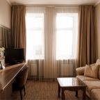 Люкс, Гостиница Чарушин