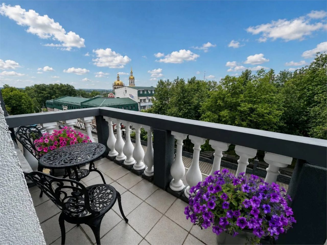 Люкс (С балконом), Гостиница Чарушин
