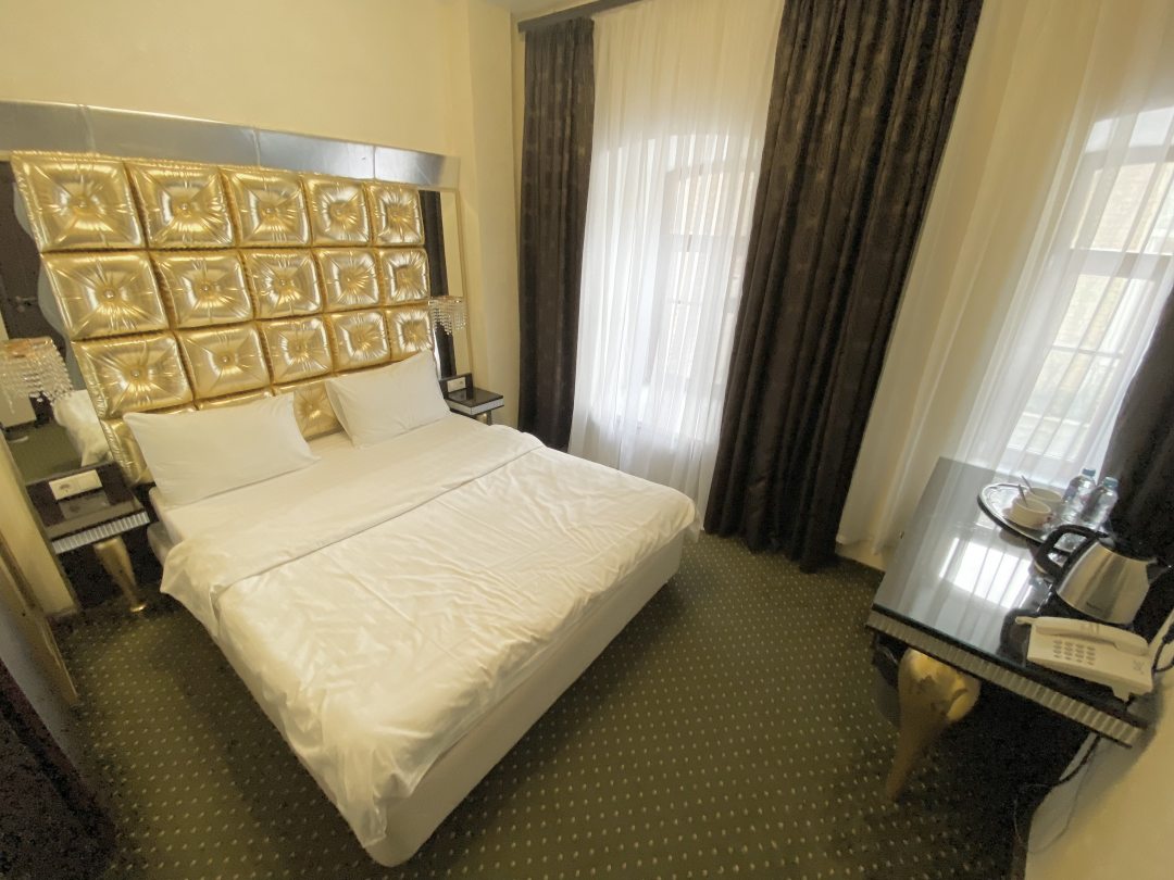Двухместный (Улучшенный номер с двуспальной кроватью) отеля Лубянка Арт Отель, Москва