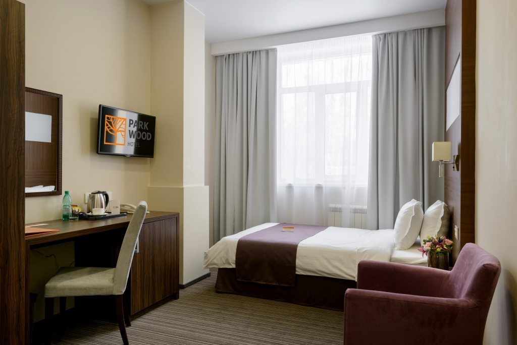 Одноместный (Одноместный номер с полутороспальной кроватью) отеля Park Wood Hotel, Академгородок