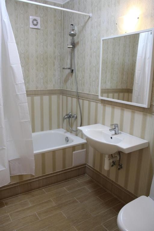 Двухместный (Стандартный двухместный номер с 2 отдельными кроватями и общей ванной комнатой) гостевого дома Ассоль, Агой