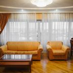 Люкс, Отель Интурист