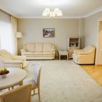 Люкс, Отель Интурист