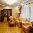 Люкс, Отель Интурист