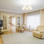 Люкс, Отель Интурист