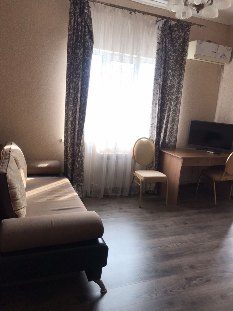 Люкс (Двухкомнатный люкс с ванной и кроватью King-size) отеля Барин, Саратов