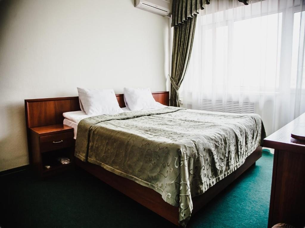 Двухместный (Двухместный номер «Комфорт» с 1 кроватью) отеля Южная, Пятигорск