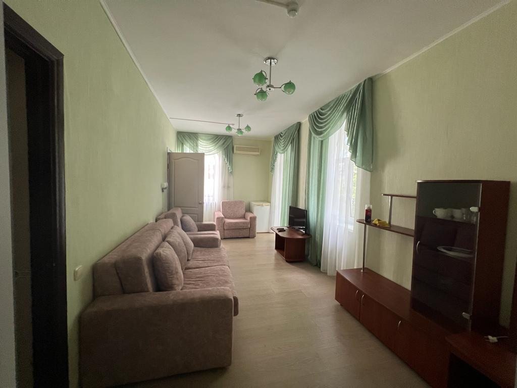 Двухместный (2-х комнатный, Корпус Диана, 2 этаж) гостиницы Ласковый берег, Алушта