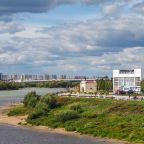 Вид на реку Иртыш/ Омь, Гостиница Маяк корпус Омь