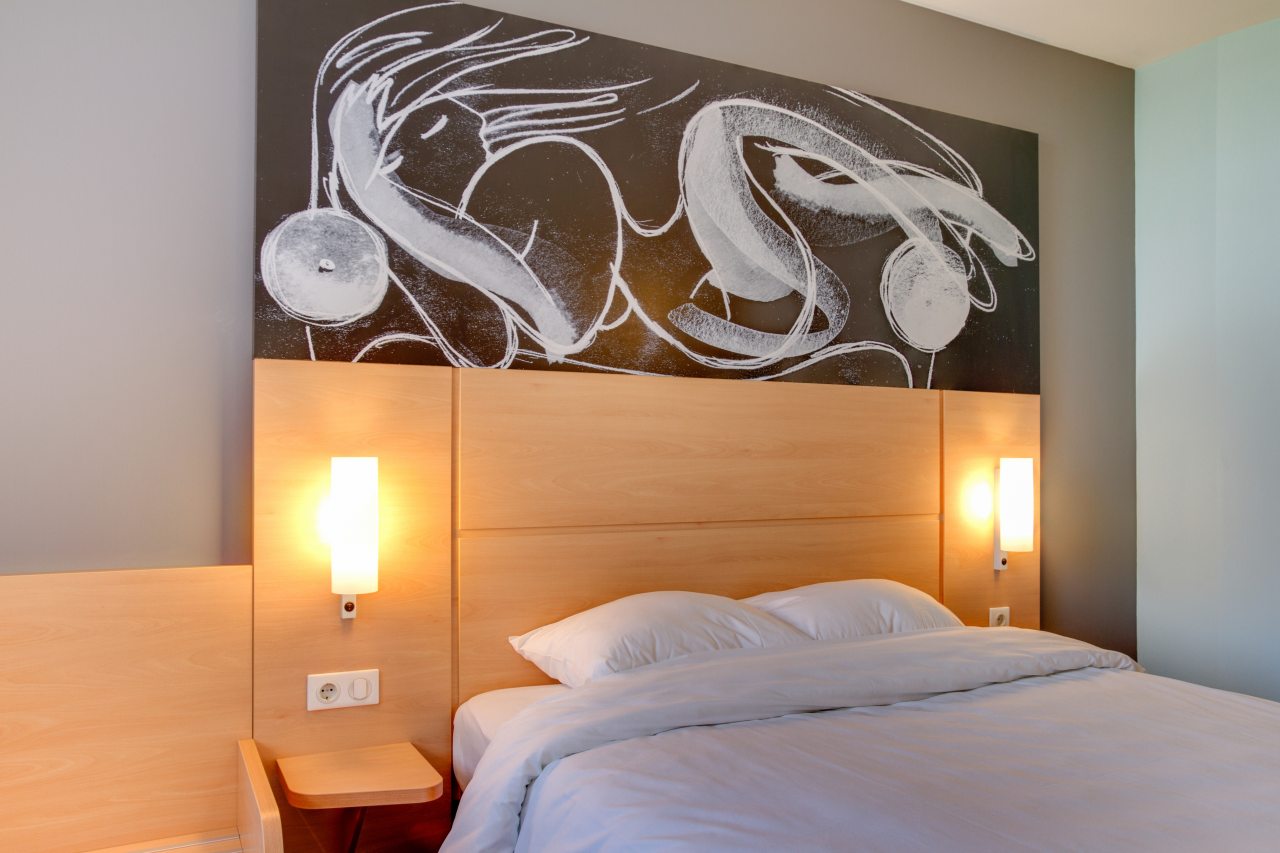 Одноместный (Улучшенный с двуспальной кроватью) отеля Ibis Чебоксары центр