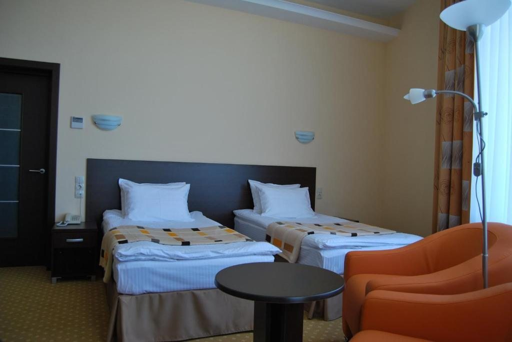 Двухместный (Двухместный номер «Комфорт» с 2 отдельными кроватями) отеля Дубрава, Чебоксары
