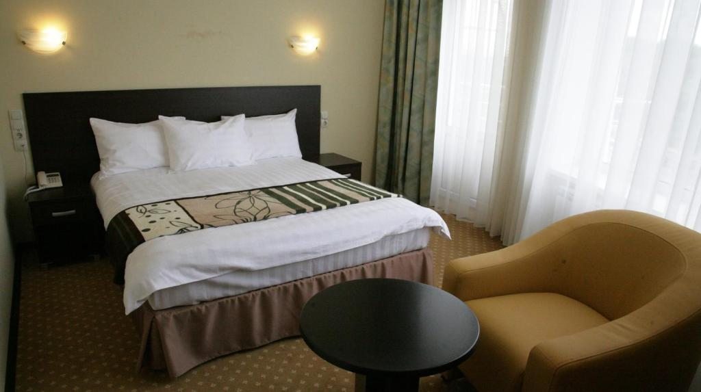 Двухместный (Стандартный двухместный номер с 1 кроватью) отеля Дубрава, Чебоксары