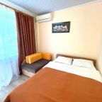 Двуспальная кровать в номере повышенной комфортности